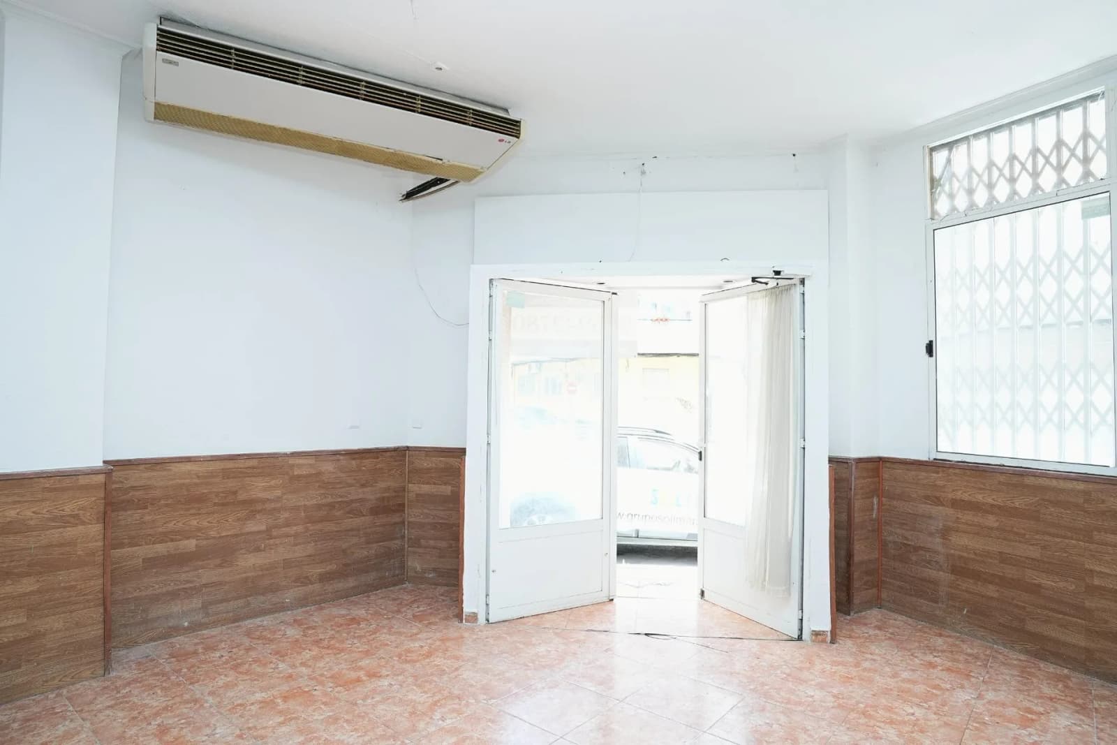 Commercial de 3 chambres à vendre à Torrevieja, Alicante