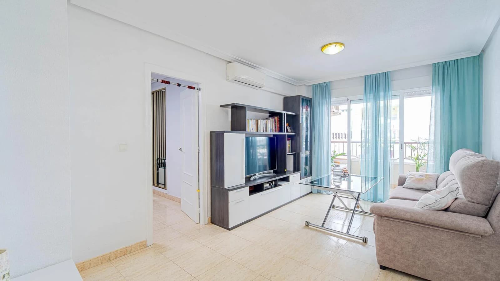Apartment de 2 chambres à vendre à Torrevieja, Alicante - Image 2