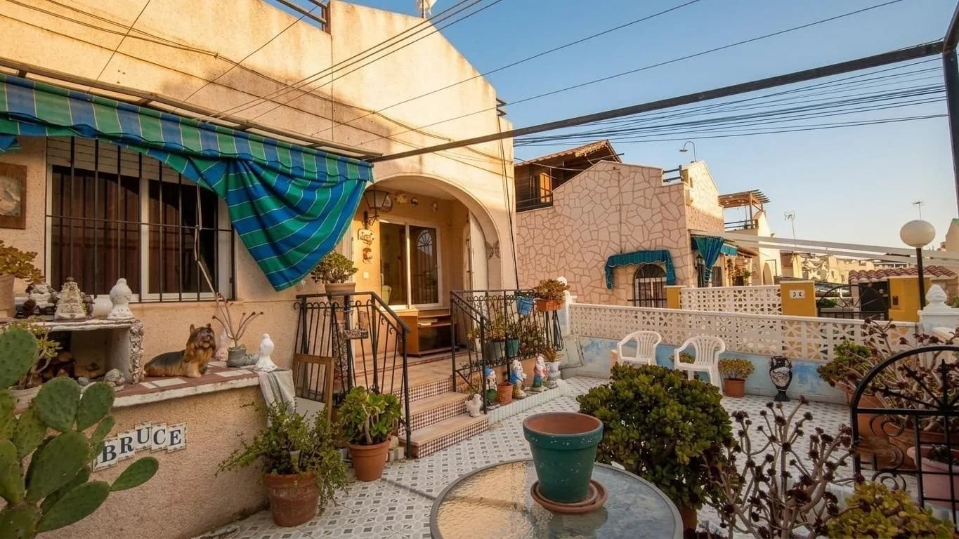 Bungalow de 2 chambres à vendre à Torrevieja, Alicante - Image 3