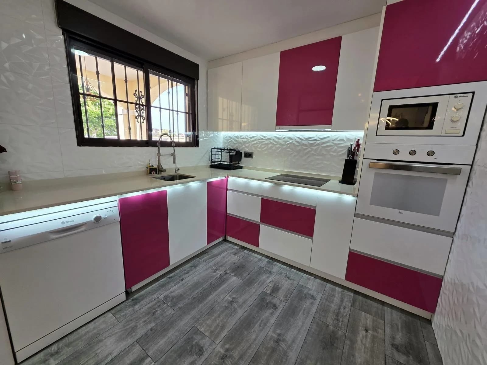 Villa de 4 chambres à vendre à Torrevieja, Alicante - Image 2