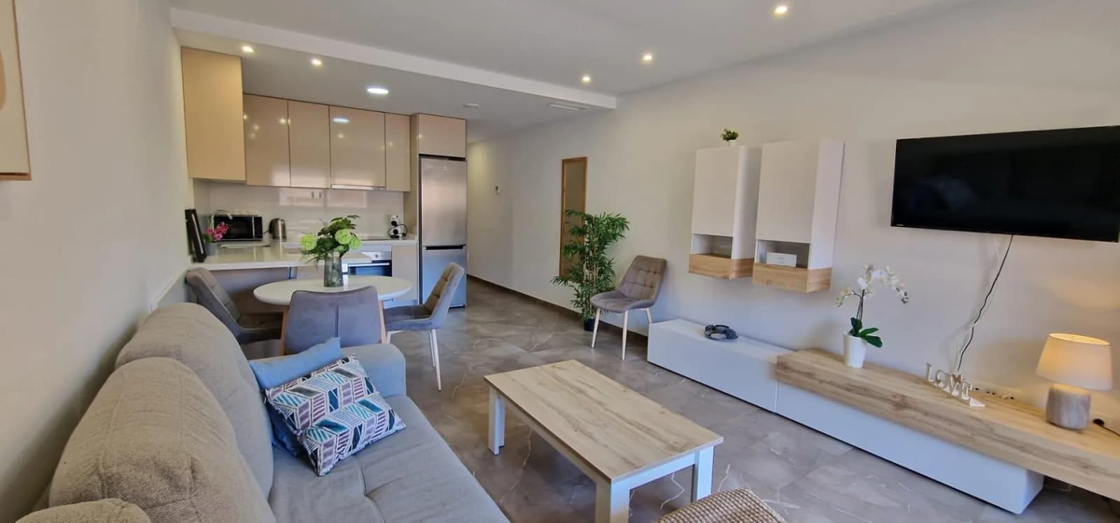 Apartment de 2 chambres à vendre à Torrevieja, Alicante - Image 2