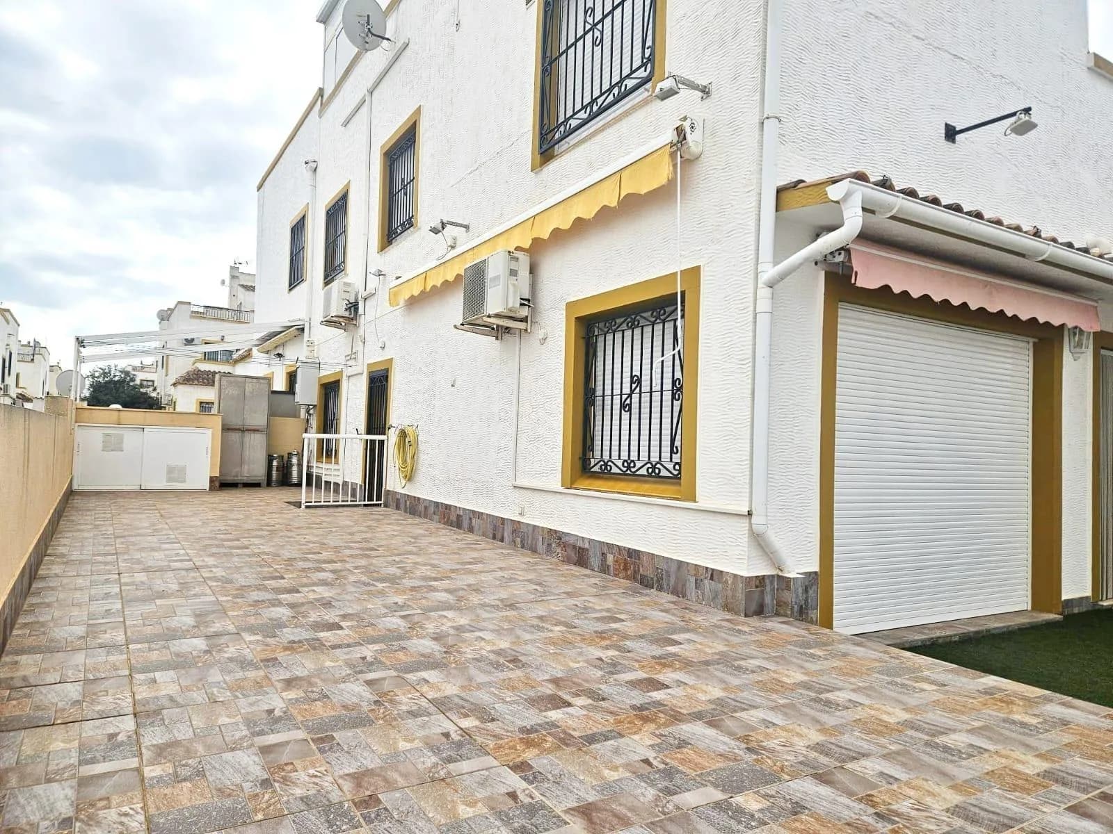 Villa de 6 chambres à vendre à Torrevieja, Alicante