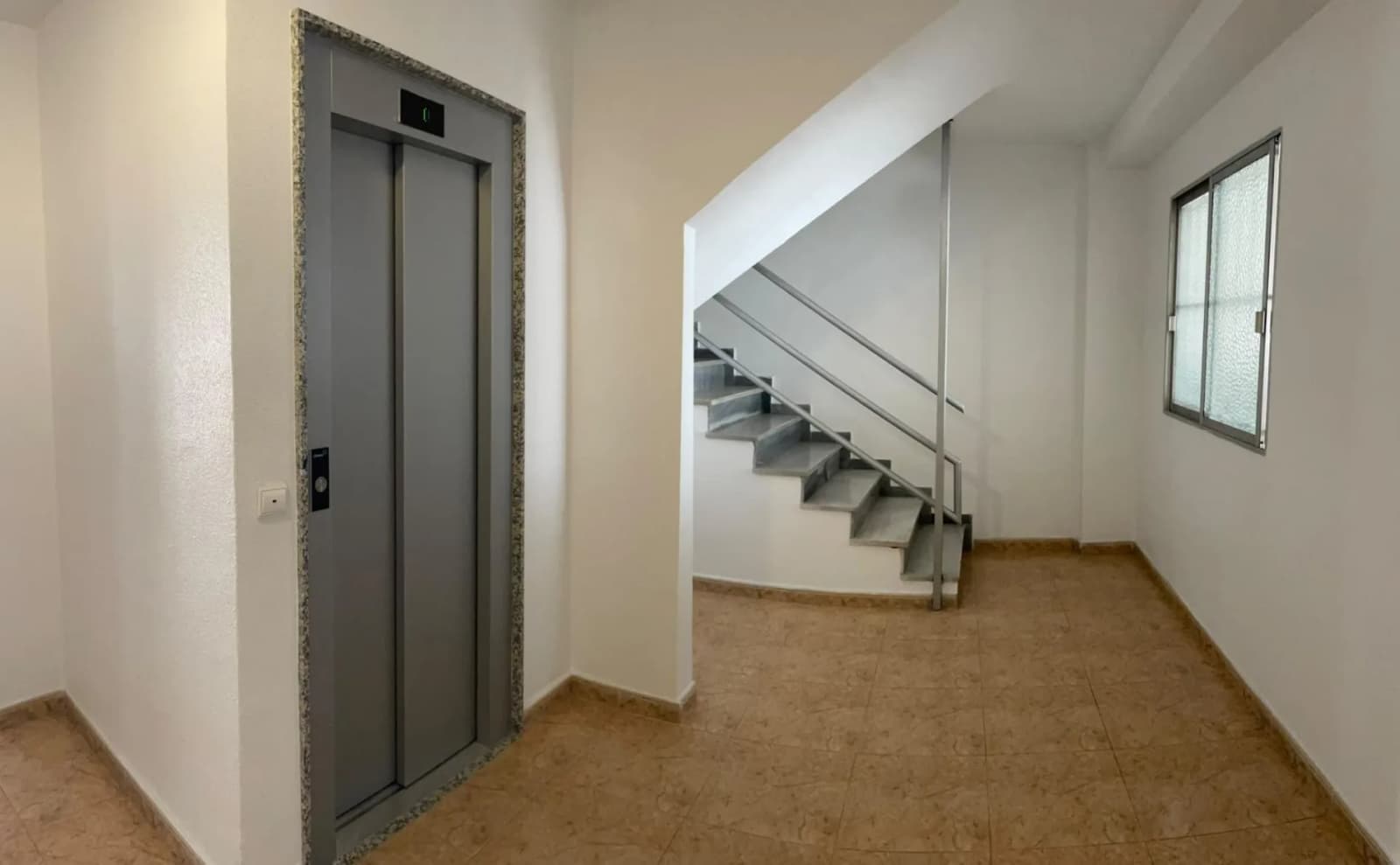 4 Bedroom Apartment for Sale in Torrevieja, Alicante - Image 5