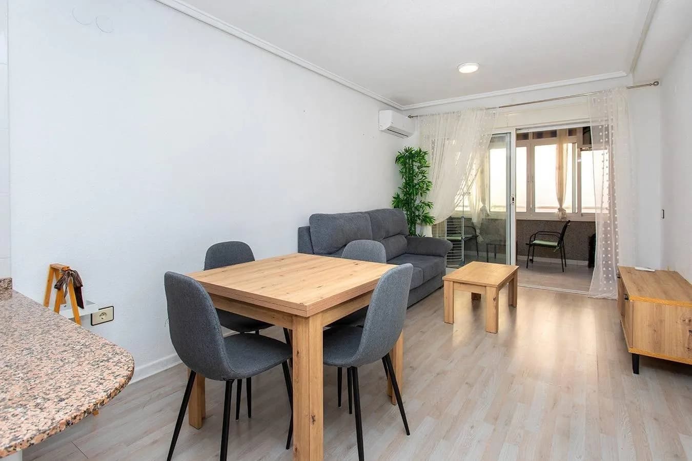 Apartment met 2 slaapkamers te koop in Torrevieja, Alicante - Image 3