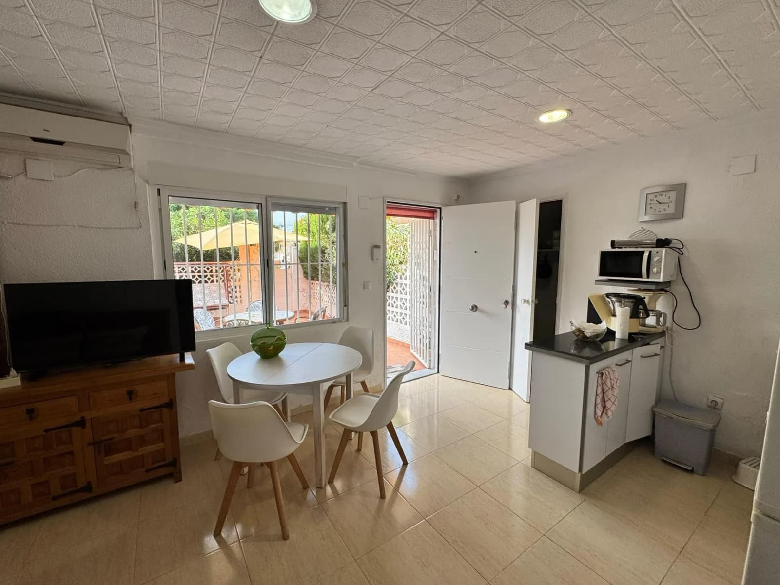 Bungalow de 2 chambres à vendre à Torrevieja, Alicante - Image 2