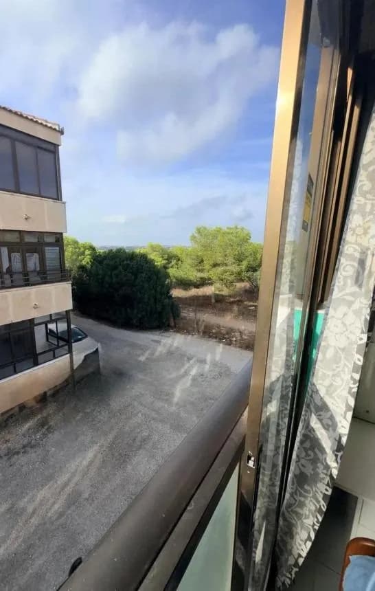 1 Bedroom Apartment for Sale in Torrevieja, Alicante - Image 3