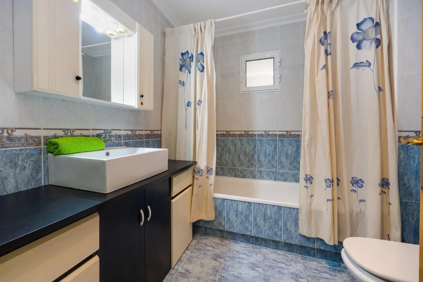 2 Bedroom Apartment for Sale in Torrevieja, Alicante - Image 8