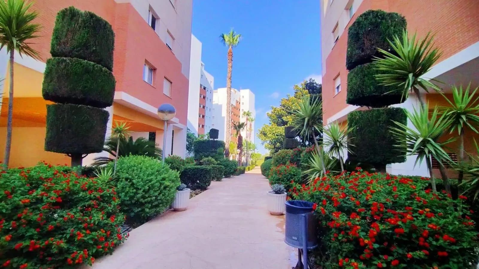 3 Bedroom Apartment for Sale in Torrevieja, Alicante - Image 3