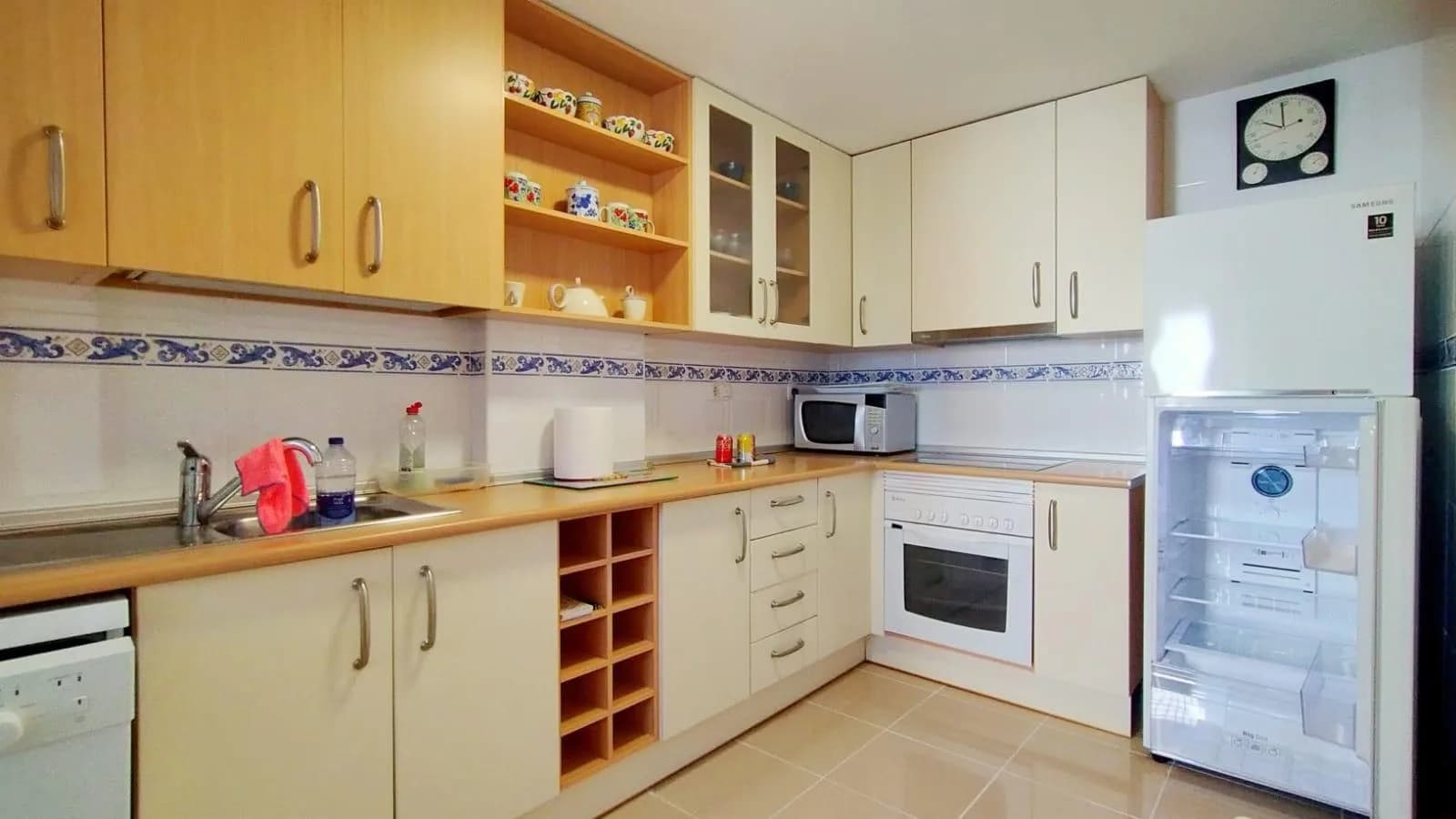 3 Bedroom Apartment for Sale in Torrevieja, Alicante - Image 7