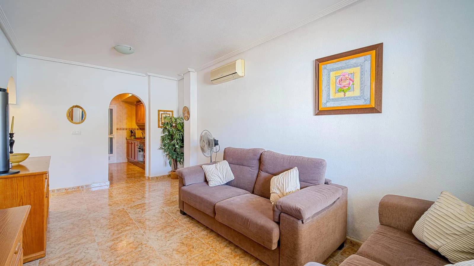 Apartment de 2 dormitorios en venta en Orihuela Costa, Alicante - Image 4