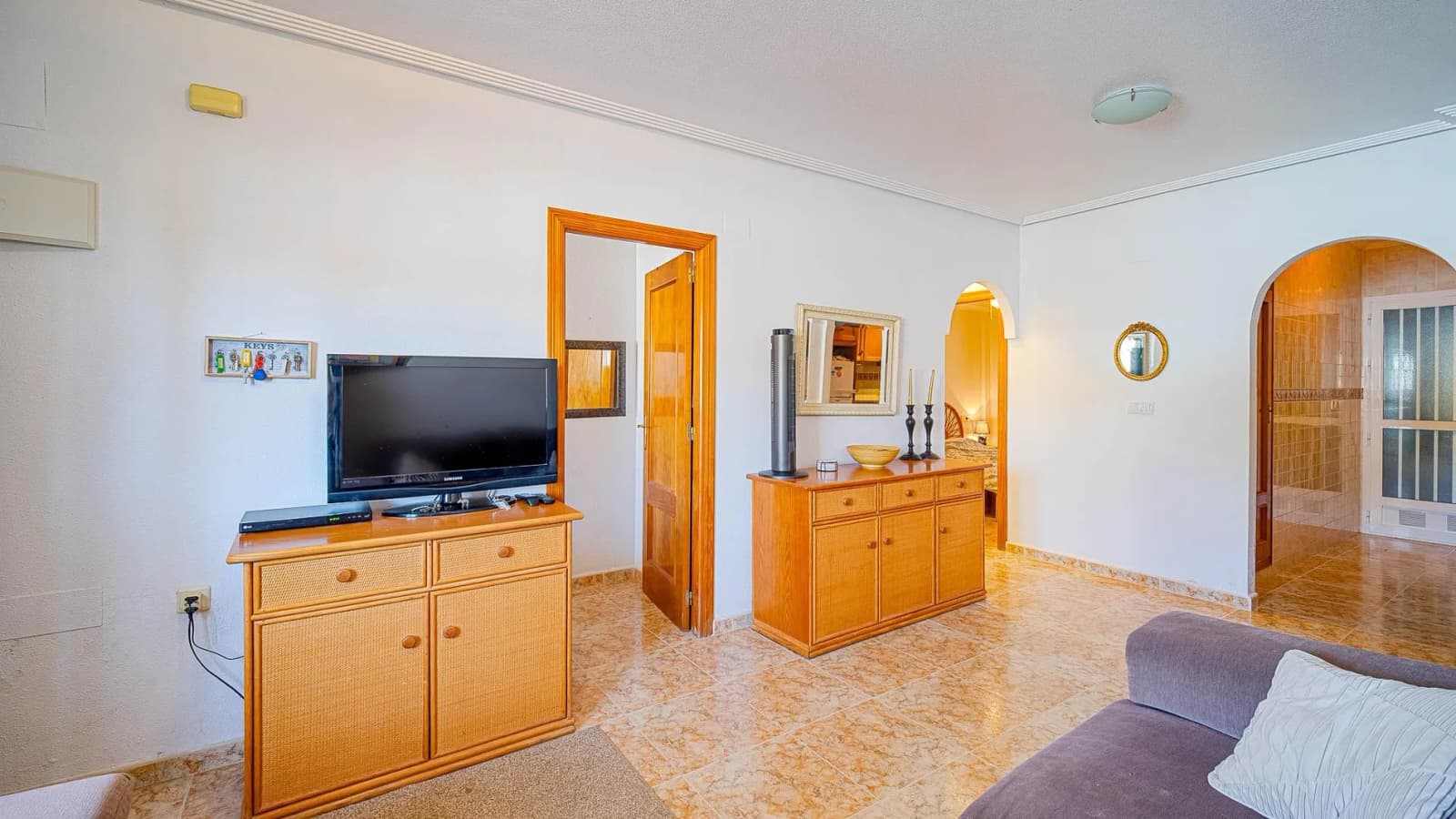 Apartment de 2 dormitorios en venta en Orihuela Costa, Alicante - Image 6