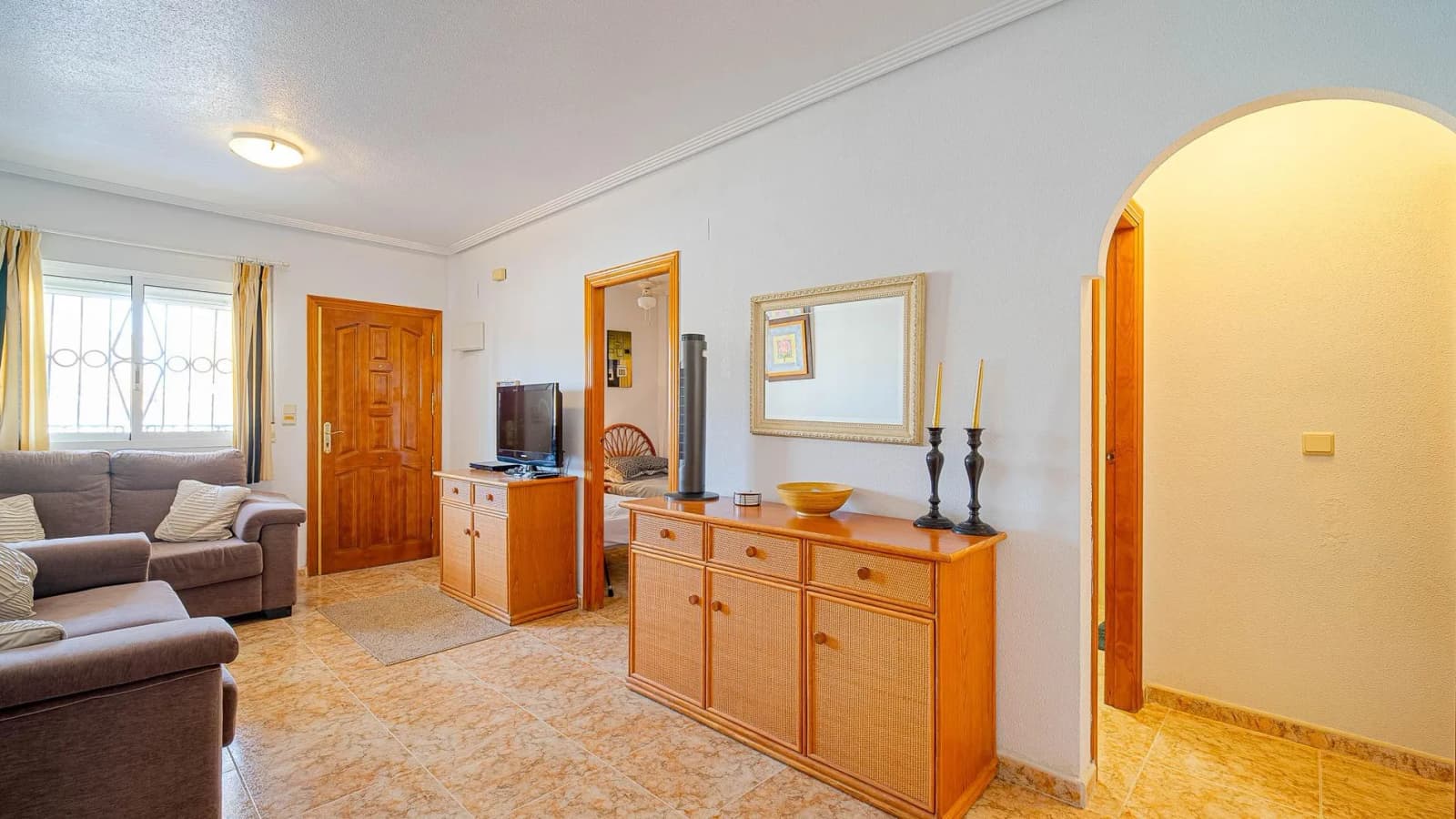 Apartment de 2 dormitorios en venta en Orihuela Costa, Alicante - Image 8