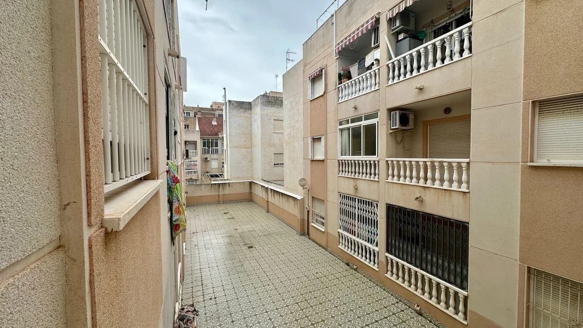 Apartment met 2 slaapkamers te koop in Torrevieja, Alicante