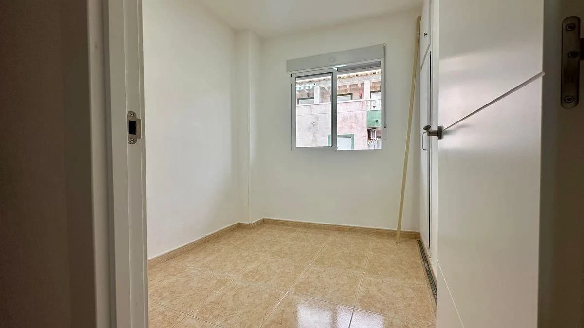 Apartment met 2 slaapkamers te koop in Torrevieja, Alicante - Image 3