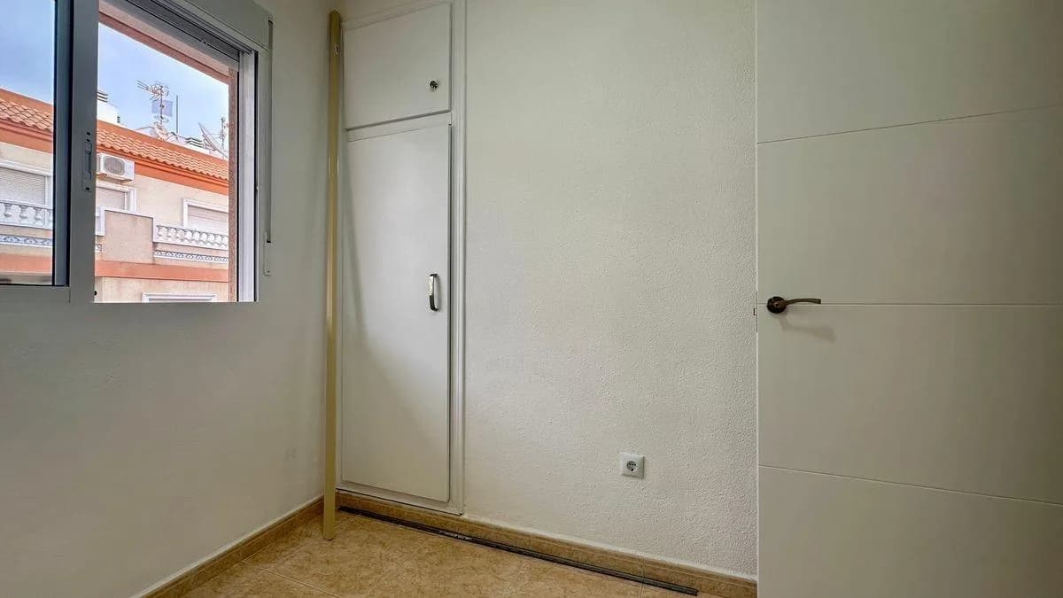 Apartment met 2 slaapkamers te koop in Torrevieja, Alicante - Image 4