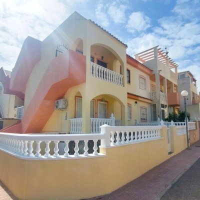 J-COR 2872, bungalow planta baja con piscina