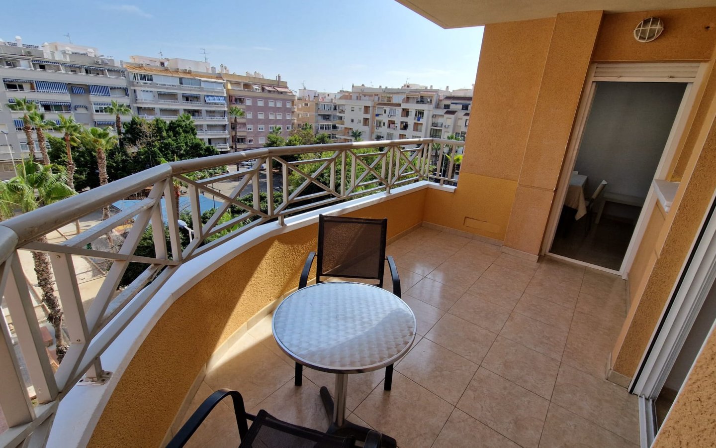 2 bedrooms 2 bathroom apartment with sea views