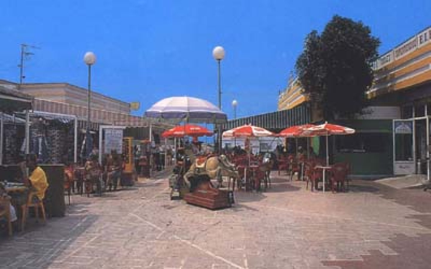 lasiestacommercial4 lasiestacommercial4