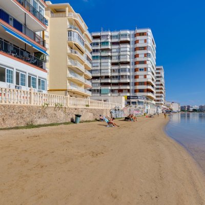 J-STS-5350, apartment first line to the beach
