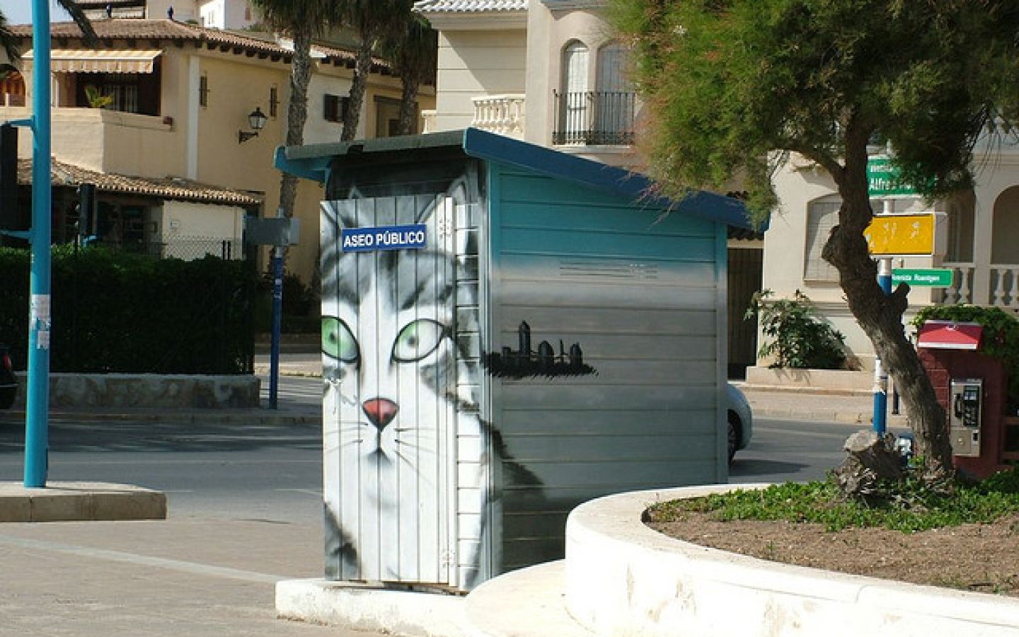 3548508287_65c21681fe_z